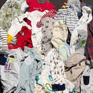 31 piece Assorted Baby Clothing Bundle